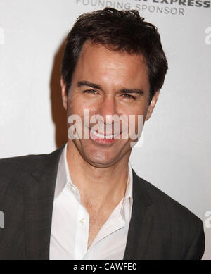 25. April 2012 - New York, New York, US - Schauspieler ERIC MCCORMACK besucht die New Yorker Premiere von "Knife Fight" während der 2012 Tribeca Film Festival in TPAC statt. (Bild Kredit: Nancy Kaszerman/ZUMAPRESS.com ©) Stockfoto