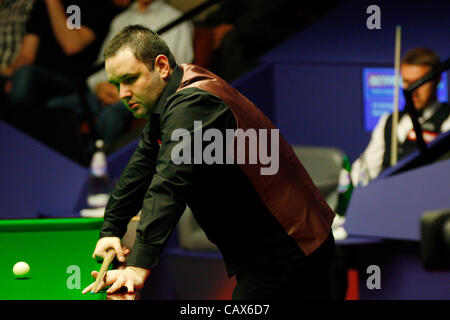 01.05.2012 Stephen Maguire in Aktion gegen Stephen Hendry auf die Viertel-Finale der Snooker Snooker-WM auf den Tiegel, Sheffield. VEREINIGTES KÖNIGREICH. VEREINIGTES KÖNIGREICH. Stockfoto