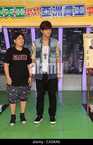 Alan Luo besucht ein Fernsehprogramm in Taipei, China auf Mittwoch, 2. Mai 2012. Stockfoto