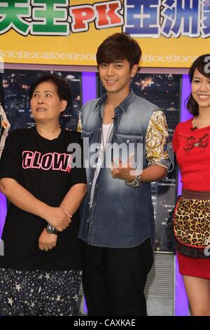 Alan Luo besucht ein Fernsehprogramm in Taipei, China auf Mittwoch, 2. Mai 2012. Stockfoto