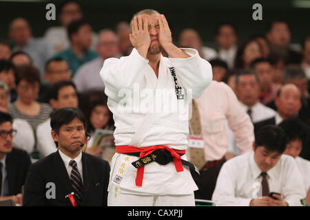 Keiji Suzuki (JPN), 29. April 2012 - Judo: 2012 All Japan Judo Championships, Halbfinale im Nihon Budokan, Tokio, Japan.  (Foto von Daiju Kitamura/AFLO SPORT) [1045] Stockfoto