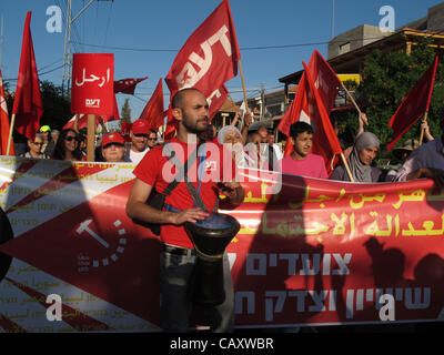 Israelische Araber, die Teilnahme an einer Solidarität mit dem syrischen Aufstands in den nördlichen arabischen israelischen Dorf von Kafr Qara Rallye Stockfoto