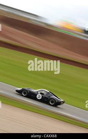 5. Mai 2012, Donington Park Racing Circuit, UK.  Der 1968 Chevron B8 von Philip Nelson auf dem Donington historische Festival Stockfoto