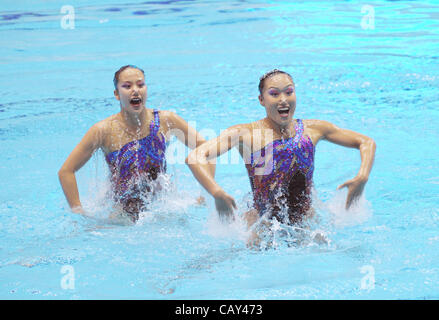 Mariko Sakai, Chisa Kobayashi (JPN), 3. Mai 2012 - Synchronschwimmen: Mariko Sakai und Chisa Kobayashi aus Japan führen während der Japan synchronisiert Swimming Championships Open 2012, Duette technische Kür am Tatumi International Pool in Tokio, Japan. (Foto von Atsushi Tomura /AFLO SPORT) [10 Stockfoto