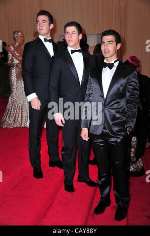 bei der Ankunft für Schiaparelli und Prada: unmöglich Conversations - Metropolitan Museum of Art 2012 Costume Institute Gala Benefit - Teil 5, Metropolitan Museum of Art, New York, NY 7. Mai 2012. Foto von: Gregorio T. Binuya/Everett Collection Stockfoto