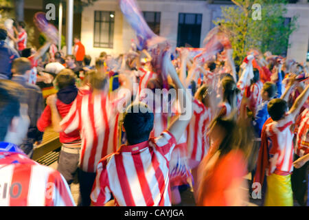 Atletico de Madrid, die Fußball-Team-Fans feiern den Sieg in der Champions League Cup, Guadalajara, Spanien auf Mai 9,2012. Atletico Madrid gewann die Champions League nach dem Sieg gegen Athletic Bilbao 3: 0 in Bukarest Stockfoto