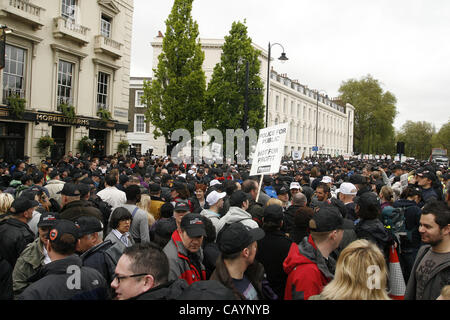 10. Mai 2012 - London, London, Vereinigtes Königreich - rund 40.000 britische Polizisten kommen 400.000 öffentlich Bediensteter für einen Tag voller Action in den Straßen von London gegen das Sparprogramm der Regierung zu protestieren. 10. Mai 2012 London (Kredit-Bild: © Theodor Liasi/ZUMAPRESS.com) Stockfoto