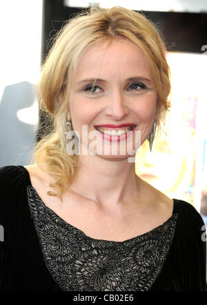 London - Julie Delpy bei UK-Premiere von "2 Tage in New York" im Odeon, Kensington, London - 11. Mai 2012 Foto von Menschen Presse Stockfoto