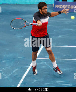 11. Mai 2012 - Madrid, Spanien - 11.05.2012 Madrid, Spanien. Janko Tipsarevic in Aktion gegen Novak Djokovic während des Viertelfinales der Madrid Open Tennisturnier. (Kredit-Bild: © Michael Cullen/ZUMAPRESS.com) Stockfoto