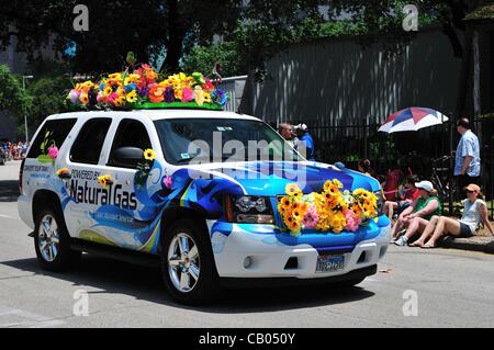 Ein Erdgas angetriebenes Solarauto bei jährlichen Art Car Parade statt in der Innenstadt von Houston, Texas, USA, am 12. Mai 2012. Stockfoto