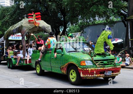 Jährliche Art Car Parade statt in der Innenstadt von Houston, Texas, USA, am 12. Mai 2012. Stockfoto