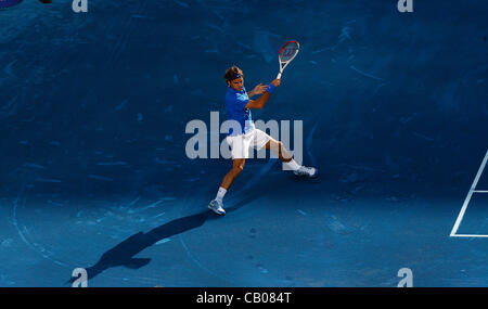Roger Federer schlagen wieder aus dem ersten Satz an seine dritte Madrid Masters Titelgewinn mit freundlicher Genehmigung von einem 3-6 7-5 7-5 Sieg über Toma zu verlieren Stockfoto
