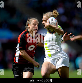 Den 13.05.2012 London, England. England Frauen V Kanada Frauen. Englands Michaela Staniford in Aktion während der IRB Sevens Challenge Cup Damenturnier in Twickenham. Stockfoto