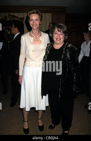 25. Januar 1999 - Hollywood, Kalifornien, US - K14598LR. JOAN ALLEN & KATHY BATES. BFC-Awards, Ma Madison Hotel, West Hollywood, CA. 01/25/1999(Credit Image: © Lisa Rose/Globe Photos/ZUMAPRESS.com) Stockfoto