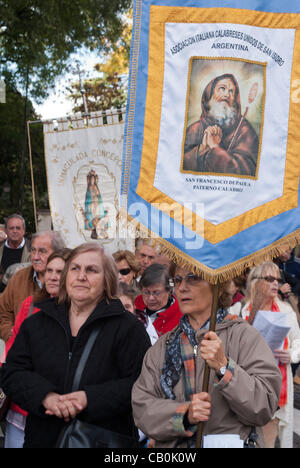 Argentinien - Buenos Aires - 15. Mai 2012: Prozession in Gedenken an das fest von San Isidro Labrador in der Kathedrale, die seinen Namen in der Provinz von Buenos Aires trägt Stockfoto