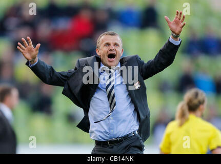 Patrice LAIR, Trainer Lyon Jubel Schlussjubel, Jubel, Freude, Schlagzeuggeschäft, Feiern, Lachen, Jubelt, Freuen, Reisst sterben Arme Hoch, Ballt Die Faust 1. FFC FRANKFURT - OLYMPIQUE LYON (0 -2) Fussball DAMEN UEFA Champions League Finale, Olympiastadion Muenchen, 17.05.2012 CL-Saison 2011/2012-Fotograf: Pe Stockfoto