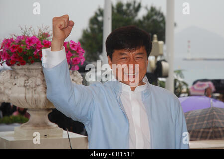 18. Mai 2012 - Cannes, Frankreich - CANNES, Frankreich - Mai 18: Jackie Chan Posen an der "Chinese Zodiac" Photocall (Credit-Bild: © Frederick Injimbert/ZUMAPRESS.com) Stockfoto