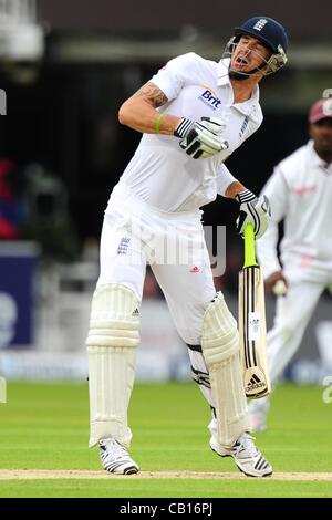 18.05.2012 London, England. Kevin Pietersen in Aktion beim ersten Versuch zwischen England und Westindien von Lords. Stockfoto