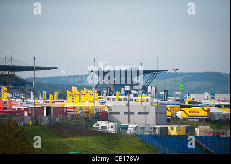 Der Nürburgring Formel1 Strecke aus der Ferne im Zeittraining zum Nürburgring 24-Stunden-Rennen in der Nähe von Nurburg, Deutschland am 18. Mai 2012. Foto: Matt Jacques Stockfoto