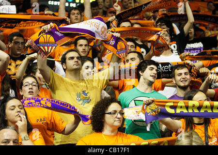 Liga ACB, Playoffs 2012 - 1/4 Finale - Valencia Basket Club vs Lagun Aro GBC - Font de Sant Lluis, Valencia - Spanien - Begleitern, Menschenmenge, Anhänger Stockfoto