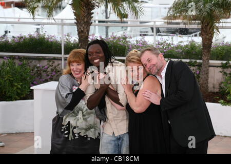 Schauspielerin Margarethe Tiesl, Actor Peter Kazungu, Schauspielerin Inge Maux, Director Ulrich Seidl bei Photocall zum Film Paradies: Liebe in der 65. Filmfestspiele von Cannes. Freitag, 18. Mai 2012 in Cannes Film Festival, Frankreich. Stockfoto