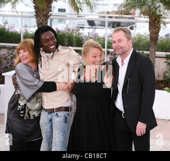 Schauspielerin Margarethe Tiesl, Actor Peter Kazungu, Schauspielerin Inge Maux, Director Ulrich Seidl bei Photocall zum Film Paradies: Liebe in der 65. Filmfestspiele von Cannes. Freitag, 18. Mai 2012 in Cannes Film Festival, Frankreich. Stockfoto