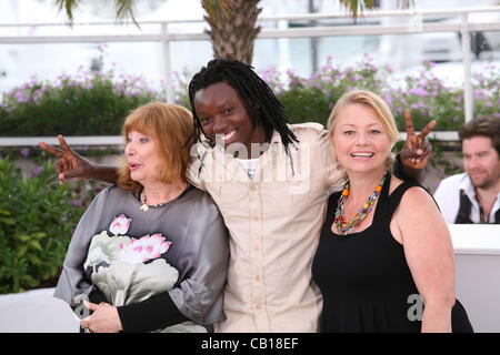 Schauspielerin Margarethe Tiesl, Schauspieler Peter Kazungu, Schauspielerin Inge Maux beim Photocall zum Film Paradies: Liebe in der 65. Filmfestspiele von Cannes. Freitag, 18. Mai 2012 in Cannes Film Festival, Frankreich. Stockfoto