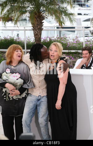 Schauspielerin Margarethe Tiesl, Schauspieler Peter Kazungu, Schauspielerin Inge Maux beim Photocall zum Film Paradies: Liebe in der 65. Filmfestspiele von Cannes. Freitag, 18. Mai 2012 in Cannes Film Festival, Frankreich. Stockfoto