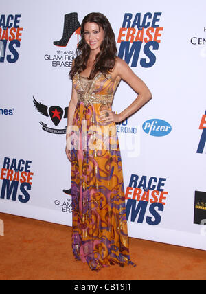 SHANNON ELIZABETH 19. jährliche RACE TO ERASE Frau GALA BEVERLY HILLS LOS ANGELES Kalifornien USA 18. Mai 2012 Stockfoto