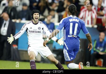 Petr CECH, Chelsea1, Didier DROGBA, Chelsea11 Jubel, Freude, Schlagzeuggeschäft, Feiern, Lachen, Jubelt, Freuen, Reisst die Arme Hoch, Ballt sterben Faust FC BAYERN München - FC CHELSEA (3 -4) Lover Fussball Herren UEFA Champions League Finale, Allianz Arena München, 19.05.2012 CL-Saison 2011/2012-Fotograf: Stockfoto