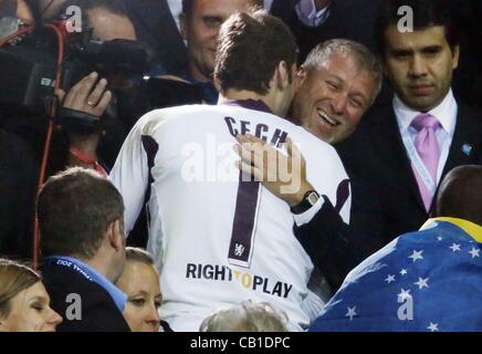 Roman ABRAMOWITSCH, Besitzer Chelsea, Petr CECH, Chelsea1 Jubel, Freude, Schlagzeuggeschäft, Feiern, Lachen, Jubelt, Freuen, Reisst die Arme Hoch, Ballt sterben Faust FC BAYERN München - FC CHELSEA (3 -4) Lover Fussball Herren UEFA Champions League Finale, Allianz Arena München, 19.05.2012 CL Saison 2011/201 Stockfoto