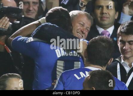 Roman ABRAMOWITSCH, Besitzer Chelsea, Didier DROGBA, Chelsea11 Jubel, Freude, Schlagzeuggeschäft, Feiern, Lachen, Jubelt, Freuen, Reisst die Arme Hoch, Ballt sterben Faust FC BAYERN München - FC CHELSEA (3 -4) Lover Fussball Herren UEFA Champions League Finale, Allianz Arena München, 19.05.2012 CL Saison 20 Stockfoto