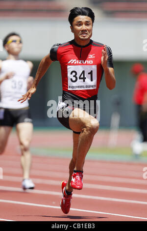 Shingo Suetsugu, 19. Mai 2012 - Leichtathletik: Der 54. East Japan industrielle Leichtathletik-Meisterschaft Herren 100 m bei der Leichtathletik-Stadion Sportpark Kultur Kumagaya, Präfektur Saitama, Japan. (Foto von Yusuke Nakanishi/AFLO SPORT) [1090] Stockfoto