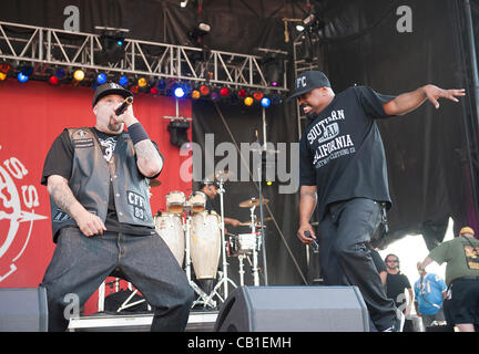 19. Mai 2012 - Columbus, Ohio; USA - Rap Artist B-REAL und SEN DOG Band Cypress Hill führt live als Teil der 6. jährlichen Rock auf der Range-Musik-Festival, die stattfindet am befindet sich in Columbus Crew Stadium. Copyright 2012 Jason Moore. (Kredit-Bild: © Jason Moore/ZUMAPRESS.com) Stockfoto