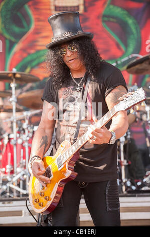 19. Mai 2012 - Columbus, Ohio; USA - Gitarrist SLASH führt live als Teil der 6. jährlichen Rock auf der Range-Musik-Festival, die stattfindet am befindet sich in Columbus Crew Stadium. Copyright 2012 Jason Moore. (Kredit-Bild: © Jason Moore/ZUMAPRESS.com) Stockfoto