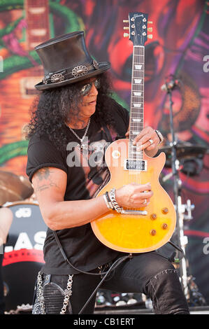 19. Mai 2012 - Columbus, Ohio; USA - Gitarrist SLASH führt live als Teil der 6. jährlichen Rock auf der Range-Musik-Festival, die stattfindet am befindet sich in Columbus Crew Stadium. Copyright 2012 Jason Moore. (Kredit-Bild: © Jason Moore/ZUMAPRESS.com) Stockfoto