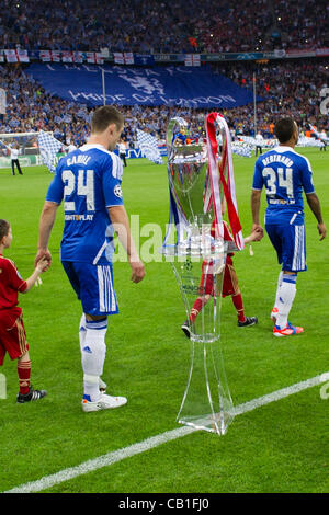 Die Champions Trophy, 19. Mai 2012 - Fußball / Fußball: vor der UEFA Champions League 2011-2012 Finale Match zwischen Bayern München und Chelsea an der Allianz Arena Stadion in München, Deutschland. (Foto von Aicfoto) (ITALIEN) [0855] Stockfoto
