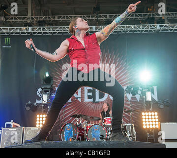 19. Mai 2012 führt - Columbus, Ohio, US - Sänger BRENT SMITH von der Band Shinedown live als Teil der 6. jährlichen Rock auf der Range-Musik-Festival, die stattfindet am befindet sich in Columbus Crew Stadium. (Kredit-Bild: © Jason Moore/ZUMAPRESS.com) Stockfoto