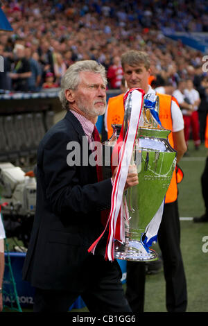 Paul Breitner, 19. Mai 2012 - Fußball / Fußball: UEFA Champions League 2011-2012 Finale Match zwischen FC Bayern München 1-1 (PK 3-4) Chelsea am Stadion Allianz Arena in München, Deutschland. (Foto von Aicfoto) (ITALIEN) [0855] Stockfoto