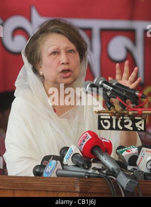 20. Mai 2012 - Mai Dhaka, Bangladesch - 20 2012 Dhaka. Bangladesch - Bangladesch National Party (BNP) Vorsitzende und Opposition Leader KHALEDA ZIA bei großen Kundgebung in ihrer Partei spricht organisiert einen sechsstündige lange symbolischen Masse Hungerstreik am Mahanagar Natya Mancha im Gulistan, Dhaka gestern. Die op Stockfoto