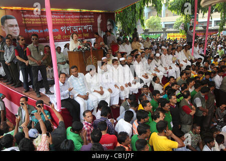 20. Mai 2012 - Mai Dhaka, Bangladesch - 20 2012 Dhaka. Bangladesch - Bangladesch National Party (BNP) Vorsitzende und Opposition Führer spricht KHALEDA ZIA bei großen Kundgebung während ihrer Party besuchen einen sechsstündige lange symbolischen Masse Hungerstreik am Mahanagar Natya Mancha im Gulistan, Dhaka gestern. Die Cyberwelt Stockfoto