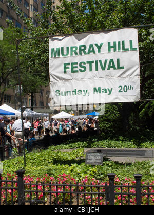 New York, USA. 20. Mai 2012. Midtown Manhattan Blöcke sind als Restaurants, Hersteller, Künstler und Kunsthandwerk Aktivitäten füllen Park Avenue für Fahrzeuge gesperrt. Stockfoto