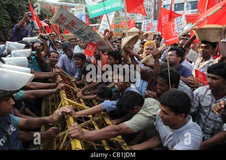 20. Mai 2012 - verlangen Dhaka, Bangladesch - 20. Mai 2012 Dhaka.Bangladesh eine Organisation von Bangladesch Krishok Sromik Somity (Firmer Group) ist Reispreis bis zu 850 Taka pro 40 Kilogramm aber derzeit es Schläge 400 Taka vor Presseclub auf gestern ist zu erhöhen. Zu einem bestimmten Zeitpunkt marschieren Sie Stockfoto