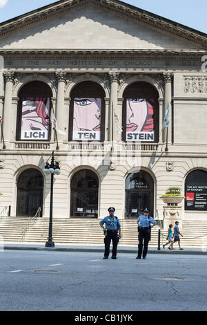 Chicago, USA. 20. Mai 2012. Chicago Polizei vorbereiten für Michelle Obama NATO Abendessen im The Art Institute of Chicago Stockfoto