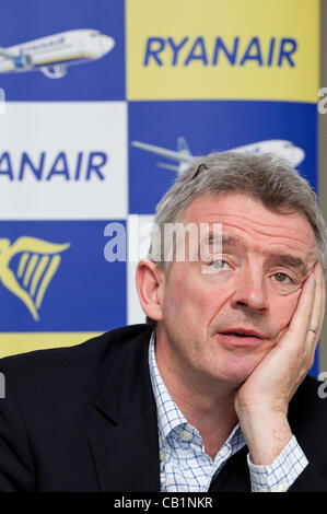 City of London, UK. 21.05.2012. Michael O'Leary (im Bild), CEO von Ryanair, Europas Ultra-low-Cost Airline, berichtete heute eine 25 % im Gesamtjahr Gewinnsteigerung 503 Mio. €, bei der Ryanair-Jahresergebnisse im Zentrum von London, UK. Stockfoto