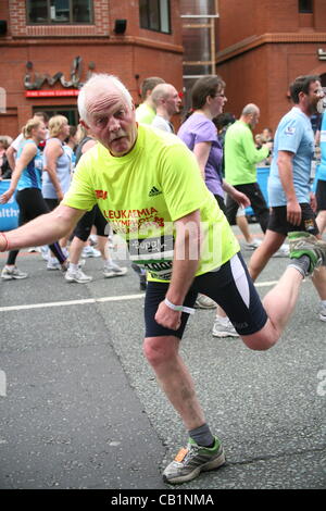 Chris Chittell aka Eric Pollard Bupa Great Manchester Run UK 20 05 12 Stockfoto