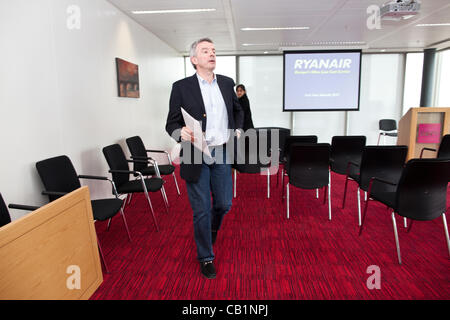 City of London, UK. 21.05.2012. Michael O'Leary (im Bild), CEO von Ryanair, Europas Ultra-low-Cost Airline, berichtete heute eine 25 % im Gesamtjahr Gewinnsteigerung 503 Mio. €, bei der Ryanair-Jahresergebnisse im Zentrum von London, UK. Stockfoto