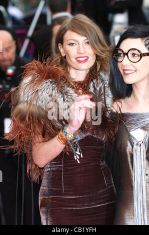 21. Mai 2012 - Cannes, Frankreich - CCANNES, Frankreich - 21. Mai: Sylvie Hoarau (R) und Aurelie Saada (L) aus dem französischen Duo Brigitte besuchen die "Vous N'avez Encore Rien Vu" Premiere während der 65. jährlichen Cannes Film Festival im Palais des Festivals im 21. Mai 2012 in Cannes, Frankreich. (Kredit-Bild: © Fred Stockfoto