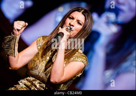 LONDON, UK 22. Mai 2012: Laura Pausini live in der Royal Albert Hall führt. Laura Pausini ist eine Grammy-preisgekrönte italienische Pop-Sängerin und ihre Künstlerkarriere im Jahr 1993 begonnen. Stockfoto