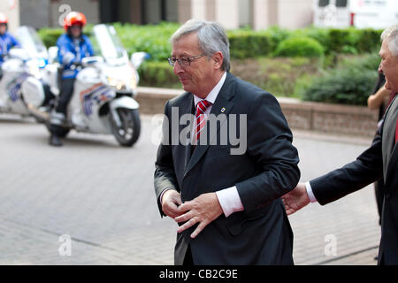 Europäischer Rat, Brüssel, Belgien. 23.05.2012 zeigt Bild Jean-Claude Juncker, Premierminister von Luxemburg, Ankunft am informellen Abendessen der Staats- und Regierungschefs für Mitgliedsstaaten der EU, Brüssel, Belgien. Stockfoto